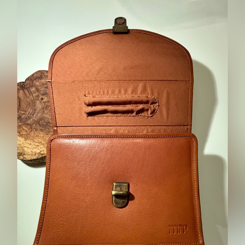 Vintage Brown vegan Leather Bible Case – Hebrew Embossed Detail - Picture 4 of 8